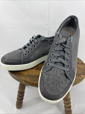 Traq by Alegria Womens Lyriq Wooly Bully Gray Felt Sneakers, sz 39
